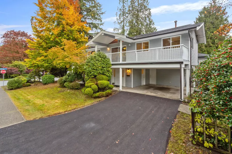 3288 Hoskins RD, North Vancouver, BC V7J 3B4