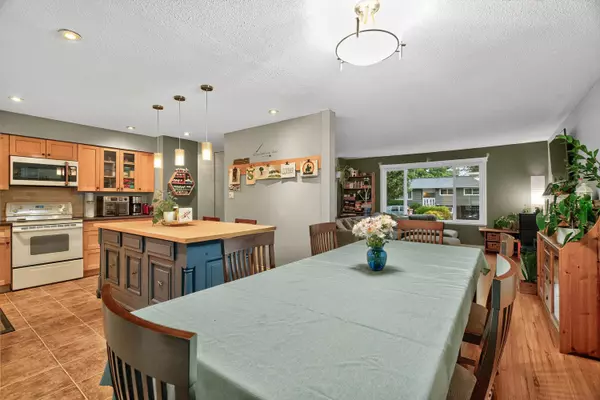 1252 Ellis DR Port Coquitlam, BC V3B 1G8