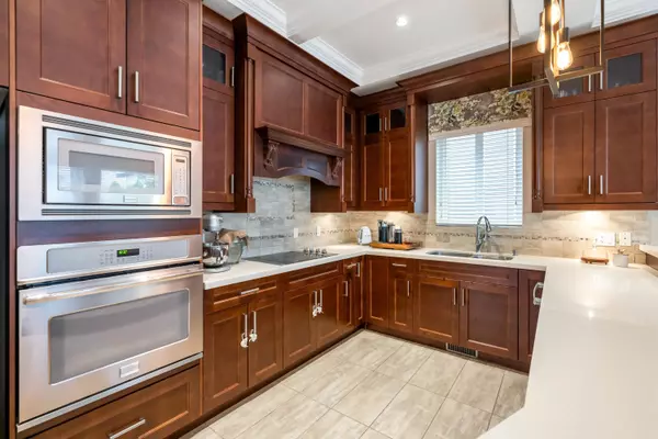 8121 210a ST Langley, BC V2Y 0K2