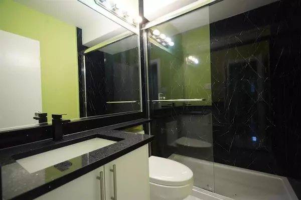 Surrey, BC V3R 4Y1,14935 Kew DR