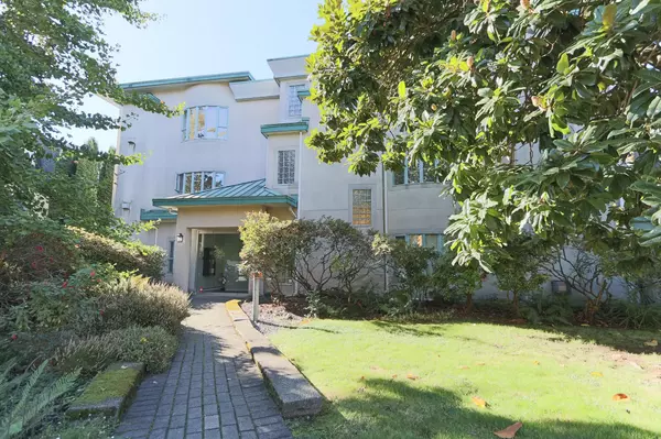 177 W 5th Street #106, North Vancouver, BC V7M 1J6