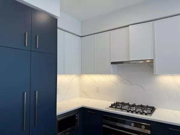 Coquitlam, BC V3K 3X6,375 Clayton ST #P03