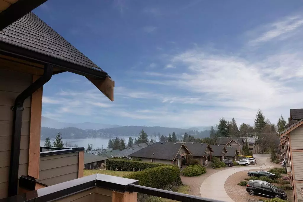 Gibsons, BC V0N 1V9,728 Gibsons WAY #14