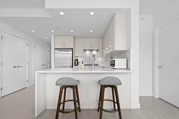 Coquitlam, BC V3J 0H7,518 Whiting WAY #404