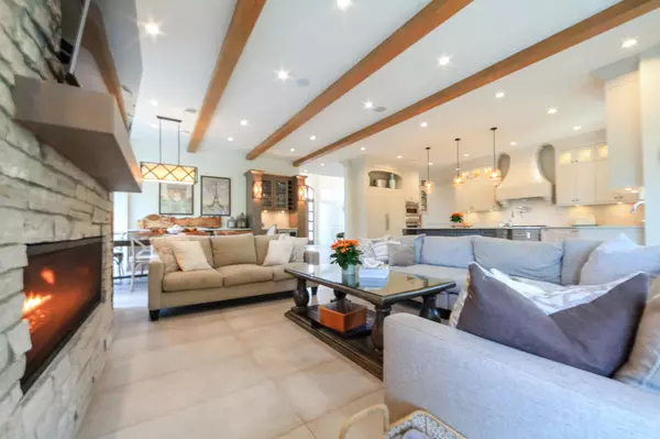 Burnaby, BC V5E 3X3,7863 Walmsley CT