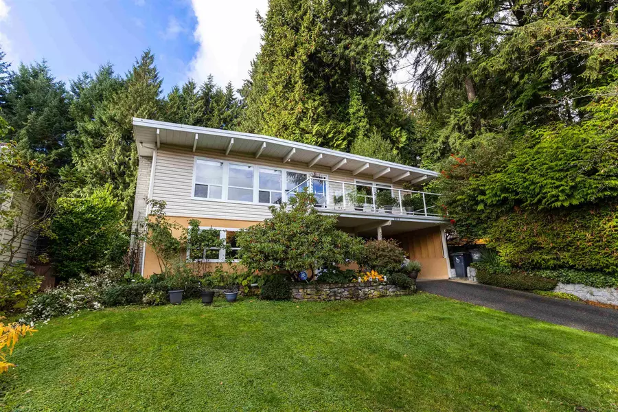 3063 Royal AVE, North Vancouver, BC V7K 1Y6