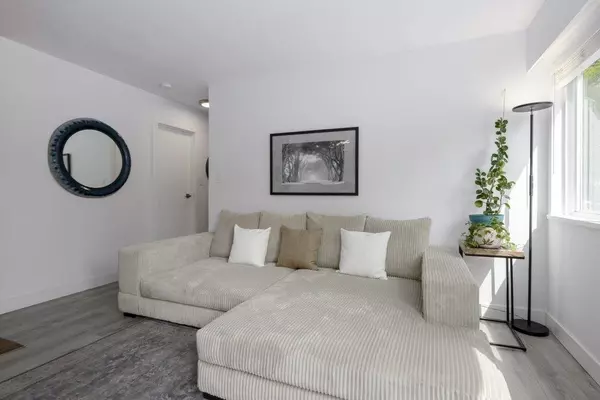 Vancouver, BC V5L 4Z6,29 Nanaimo ST #301