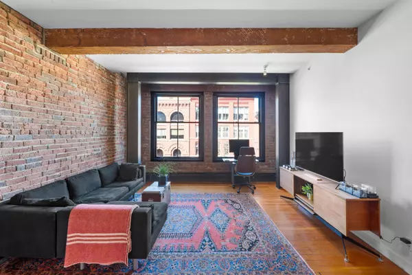 Vancouver, BC V6B 1B6,310 Water ST #405