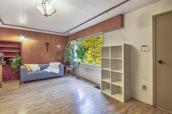 Burnaby, BC V5C 2T8,4312 Georgia ST