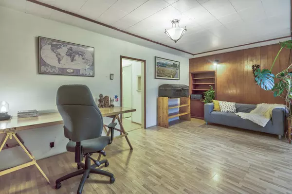 Burnaby, BC V5C 2T8,4312 Georgia ST