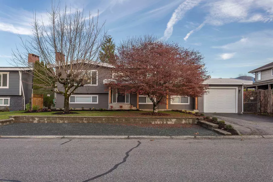 9966 Merritt DR, Chilliwack, BC V2P 7B7