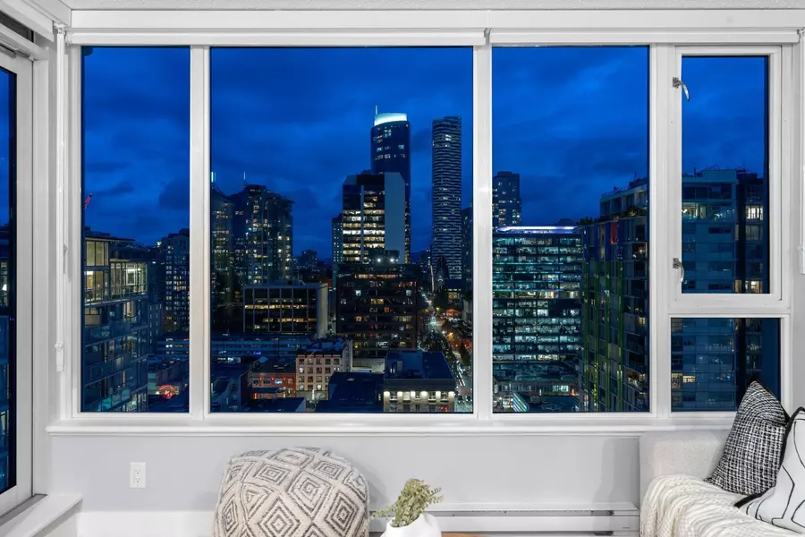 1001 Richards ST #2101, Vancouver, BC V6B 1J6