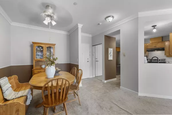 12464 191b ST #305 Pitt Meadows, BC V3Y 2P6