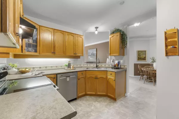 12464 191b ST #305 Pitt Meadows, BC V3Y 2P6