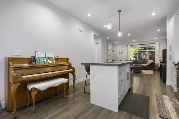 Surrey, BC V4P 0G5,14541 Winter CRES #52