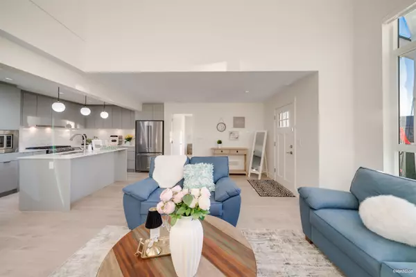 16561 17a AVE #98 Surrey, BC V3Z 1J3