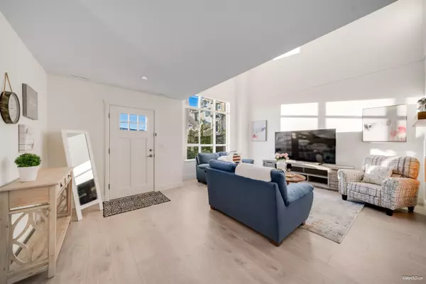 Surrey, BC V3Z 1J3,16561 17a AVE #98