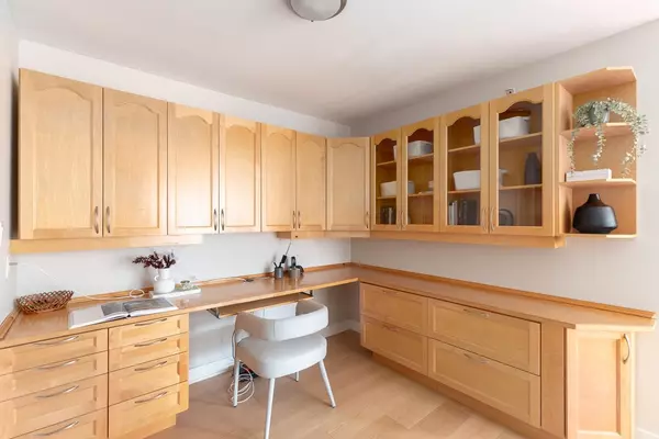 North Vancouver, BC V7M 3N8,155 W 1st ST #1406