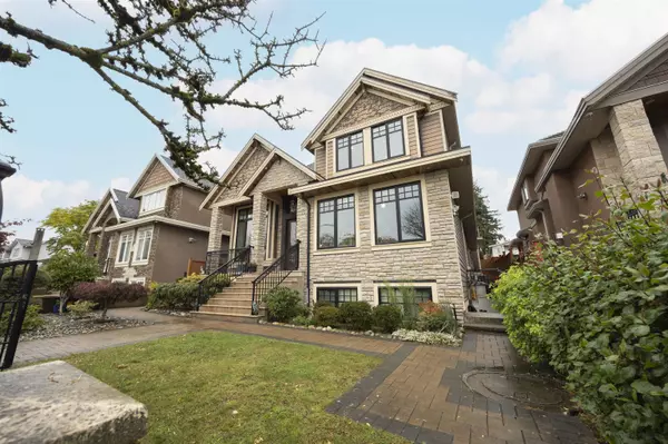 Coquitlam, BC V3K 2A6,913 Quadling AVE