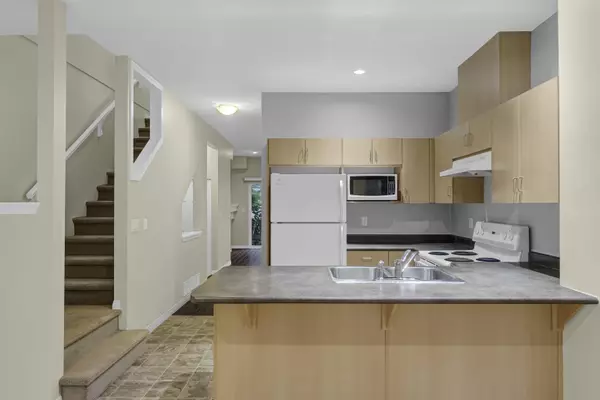 Surrey, BC V4N 5G3,8737 161 ST #63