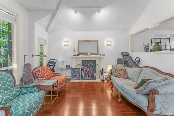 Surrey, BC V4P 1P7,2930 145a ST