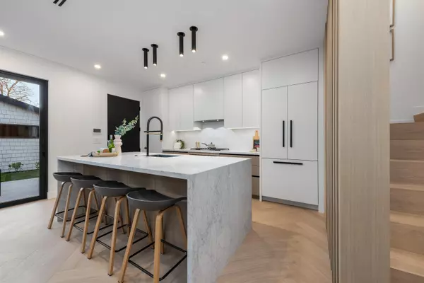 Vancouver, BC V5V 2Y3,280 E 32 AVE #2