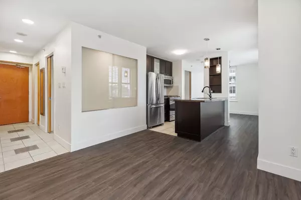 Vancouver, BC V6B 6R6,989 Richards ST #2002