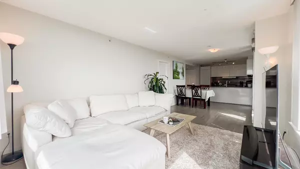 Burnaby, BC V5H 0C7,6658 Dow AVE #1105