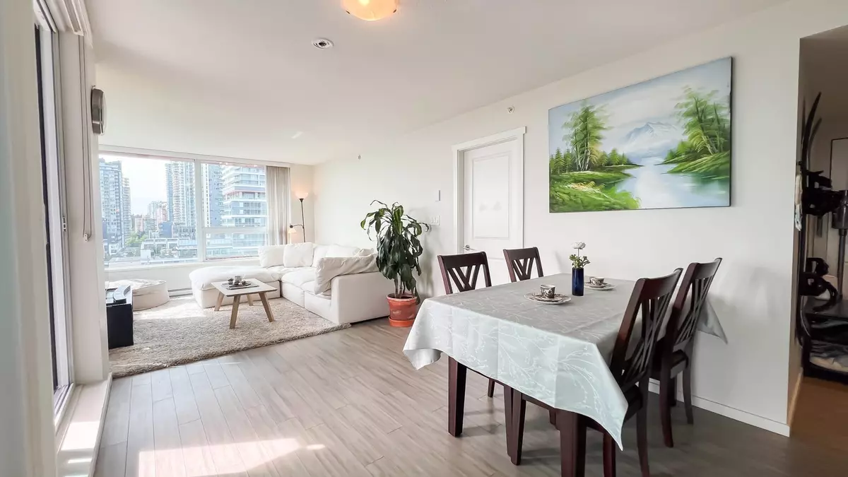 Burnaby, BC V5H 0C7,6658 Dow AVE #1105