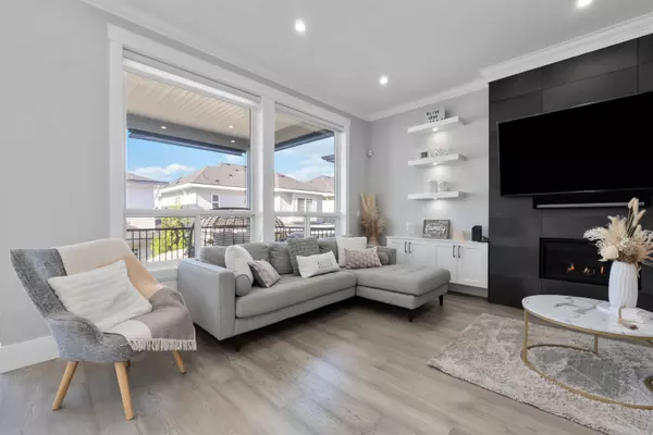 14239 61b AVE Surrey, BC V3X 0K5