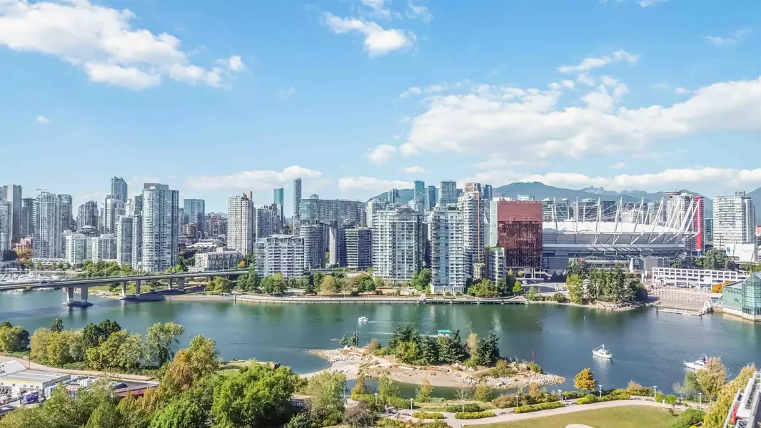 181 W 1st AVE #1402, Vancouver, BC V5Y 0E3