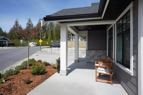 Sechelt, BC V7Z 0S4,6078 Kingbird AVE