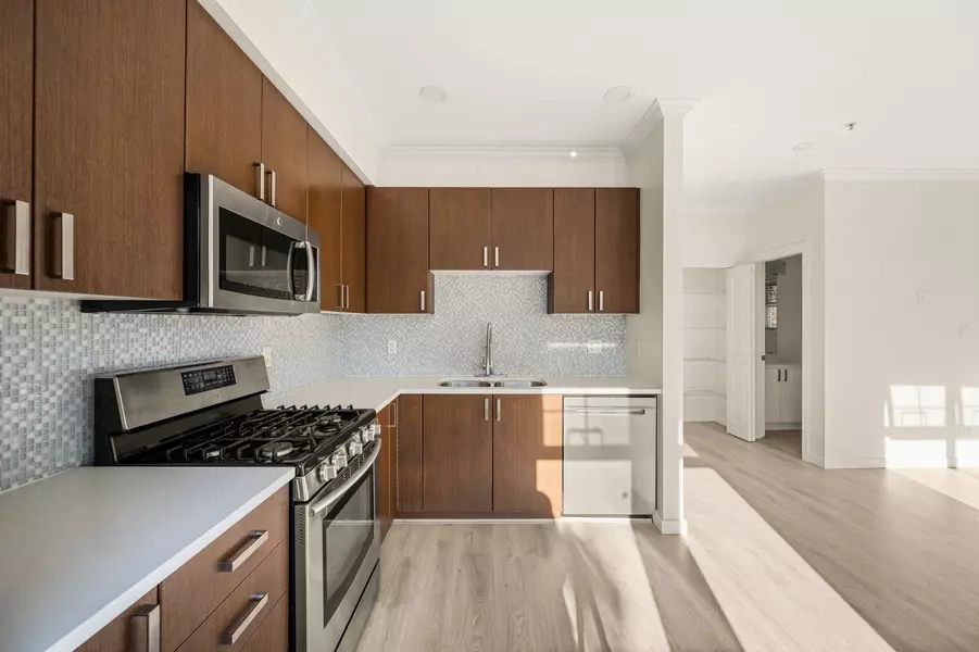 1111 Ewen AVE #32, New Westminster, BC V3M 5E3