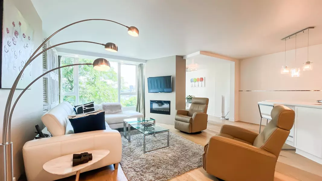 1388 Homer ST #502, Vancouver, BC V6B 6A7
