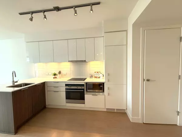 1308 Hornby ST #1703, Vancouver, BC V6Z 0C5