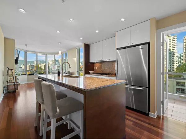 Vancouver, BC V6E 3W2,1005 Beach AVE #1206