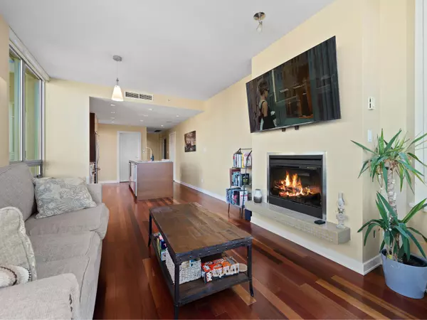 Vancouver, BC V6E 3W2,1005 Beach AVE #1206