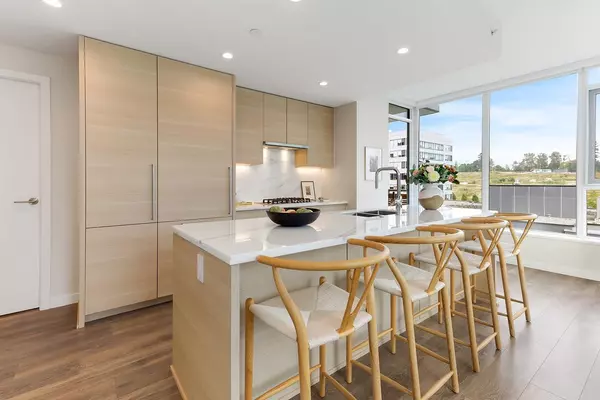 305 Morrissey RD #804 Port Moody, BC V3H 0M3