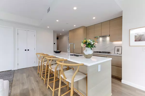 305 Morrissey RD #804 Port Moody, BC V3H 0M3