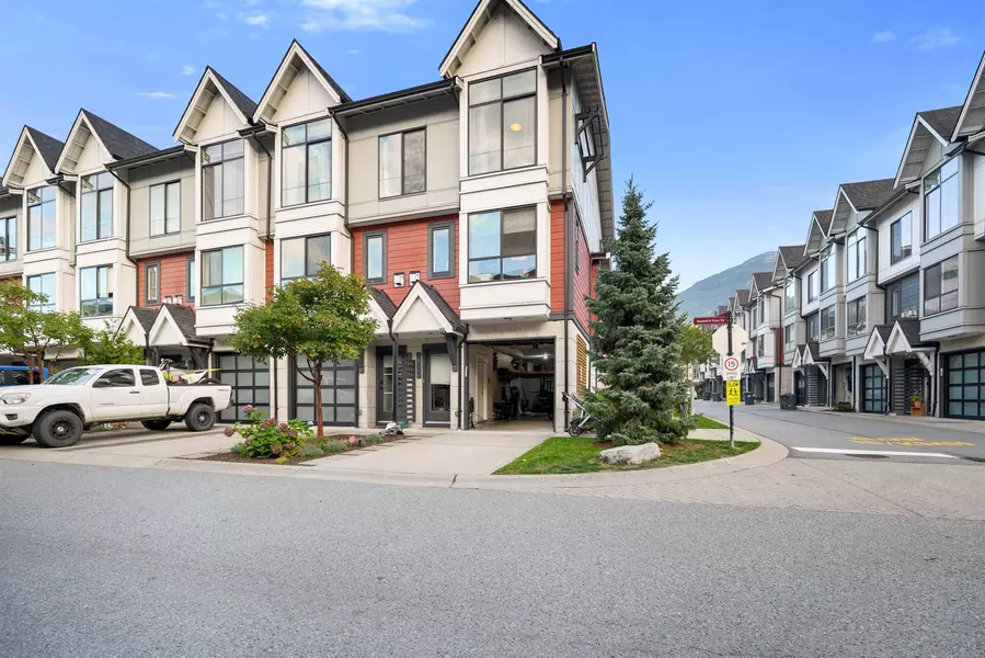 38344 Summits View DR, Squamish, BC V8B 0N4