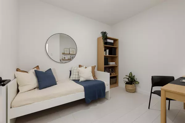 Surrey, BC V0V 0V0,10485 139 ST #108