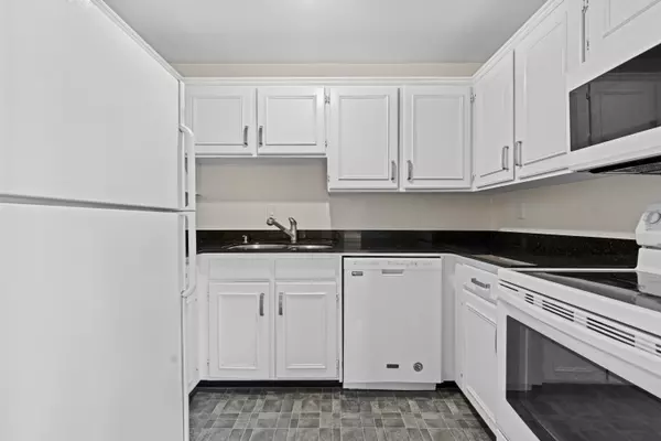 Vancouver, BC V6H 1J3,1260 W 10th AVE #306