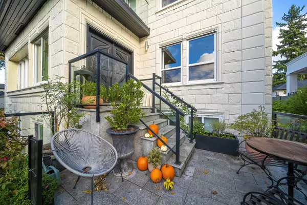 Vancouver, BC V6R 1M2,3765 W 3rd AVE
