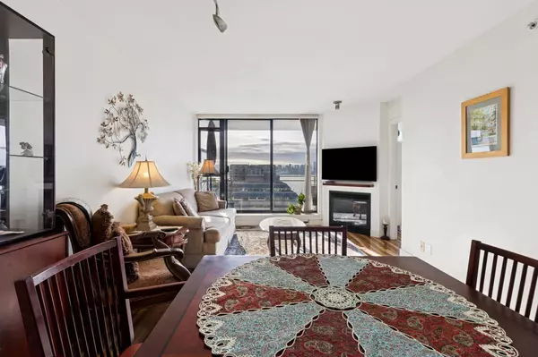 North Vancouver, BC V7M 3N9,175 W 1st ST #810