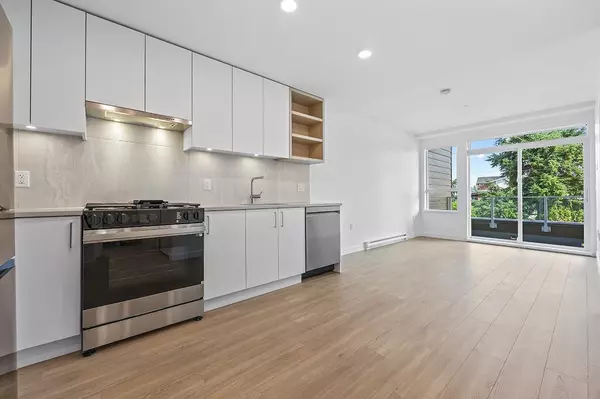 723 Grover AVE #208, Coquitlam, BC V3J 3C9