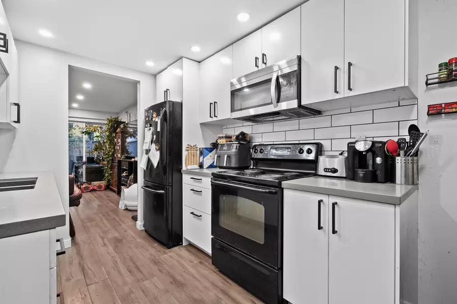 7470 138 ST #144, Surrey, BC V3W 6G4