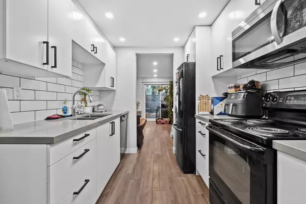 7470 138 ST #144, Surrey, BC V3W 6G4