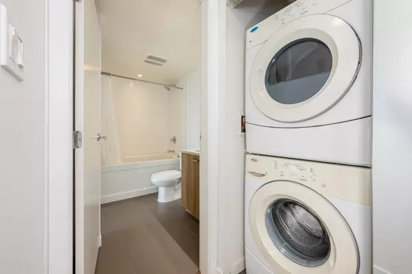 13325 102a AVE #3305 Surrey, BC V3T 0J5