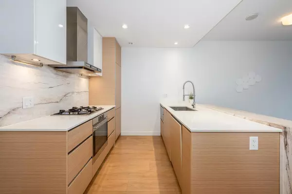 Burnaby, BC V5H 0H4,6098 Station ST #2308