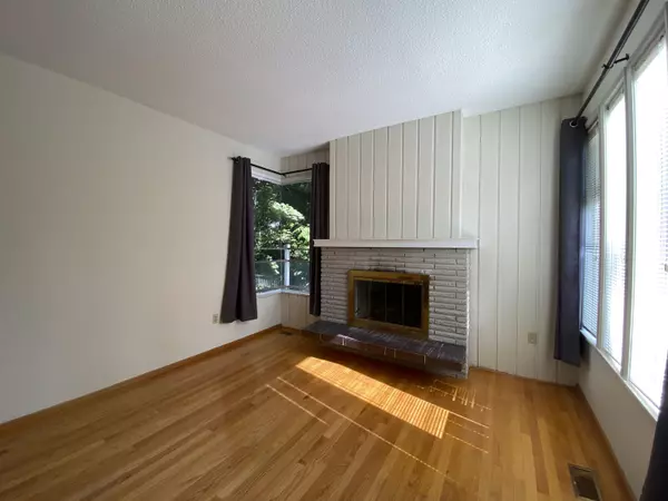 Burnaby, BC V5E 3M1,6212 Gordon AVE